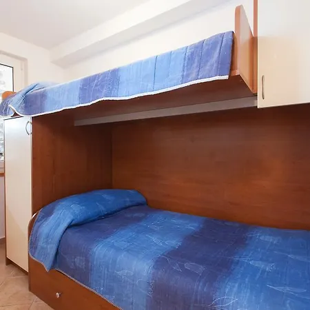 Apartment Helena Podgora (Split-Dalmatia)