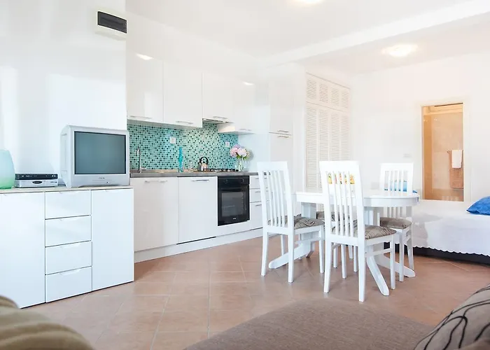 Helena Апартаменты Подгора